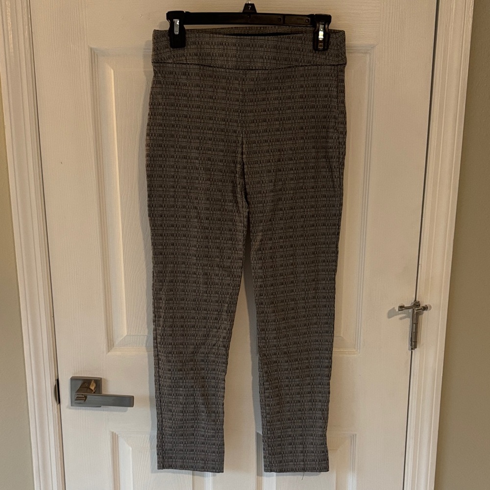 Attyre New York Black and White Textured Pants